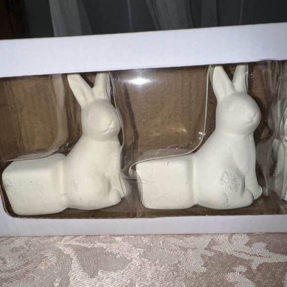 Target Easter Bullseye Rabbit Spring White Ceramic Bunny Plant Stand Figural - Picture 3 of 8